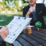 zena i muskarac na poslovnom sastanku